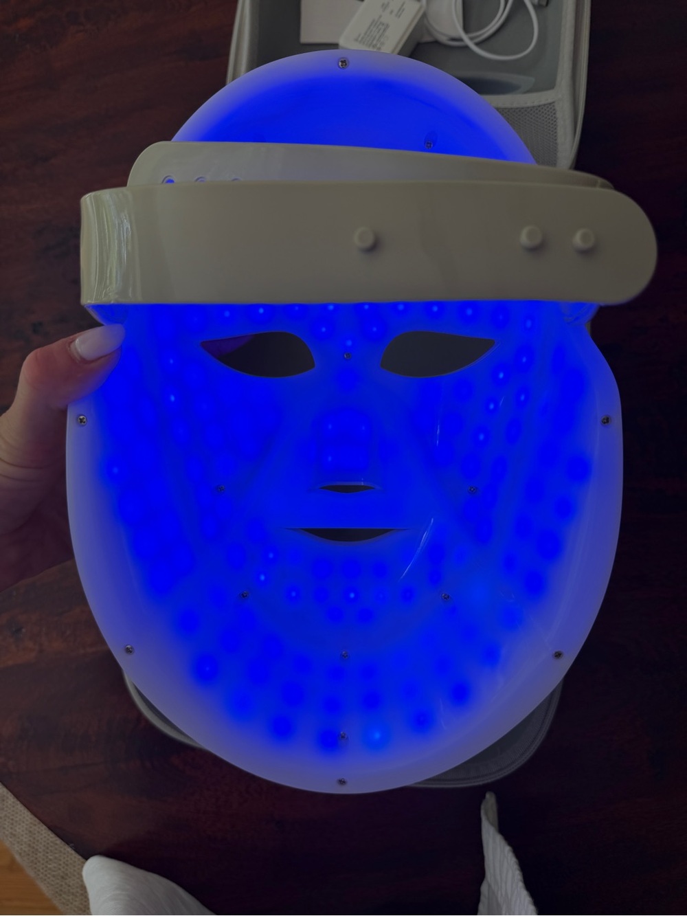 Women’s LED Face Mask — Rose Gold/White - Picture 7 of 11